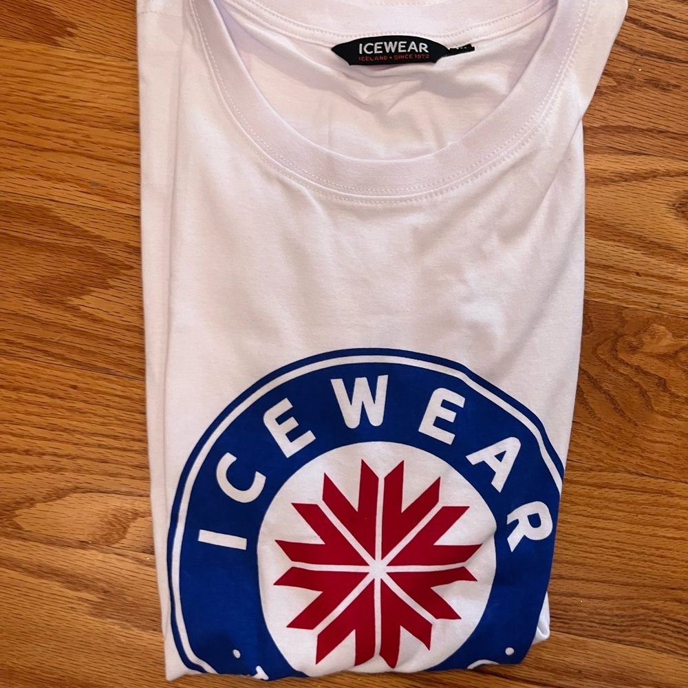 Icewear shirt size medium